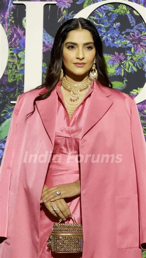 sonam kapoor Dior show